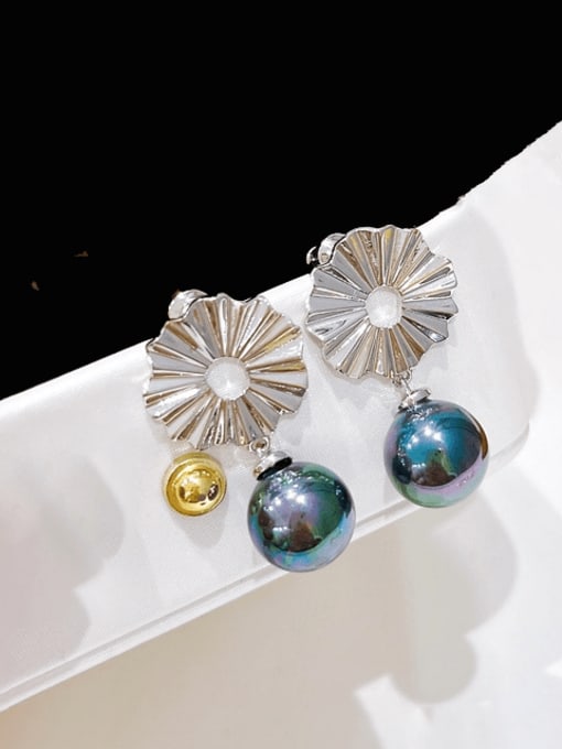 Clioro Brass Imitation Pearl Flower Minimalist Hook Earring