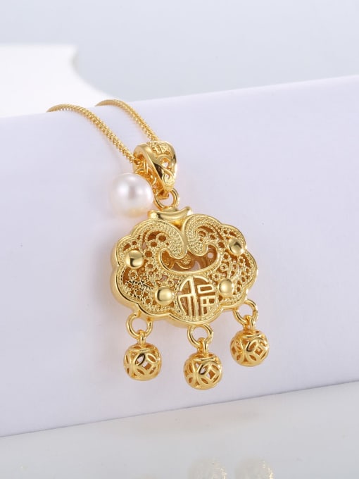Clioro Brass Locket Dainty Necklace 3