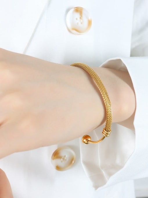Z014 Gold Bracelet Trend Geometric Titanium Steel Earring Bracelet and Necklace Set