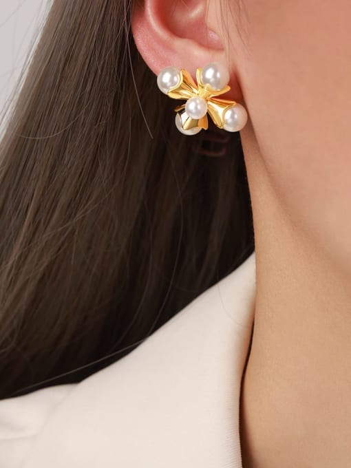 MAKA Brass Imitation Pearl Flower Trend Stud Earring 1