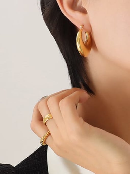 F028 Gold Earrings Titanium Steel Smooth Geometric Vintage Huggie Earring