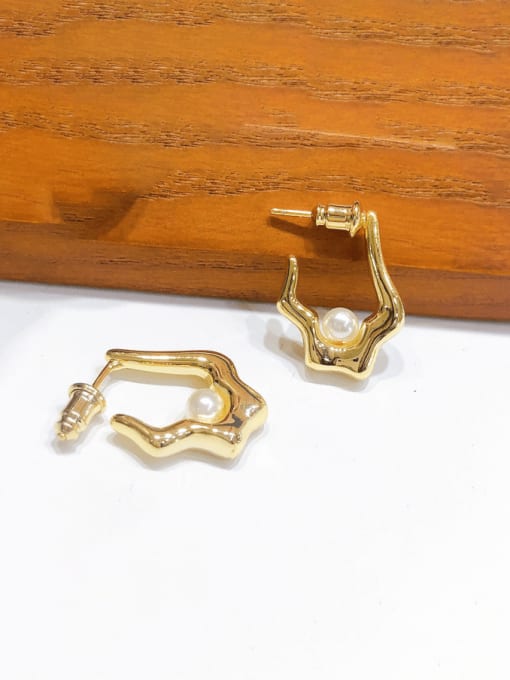 H00210 Gold Brass Imitation Pearl Geometric Vintage Stud Earring