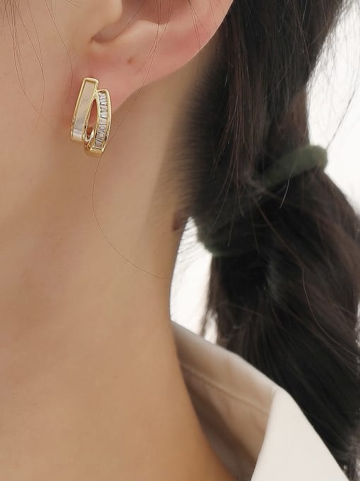 HYACINTH Brass Shell Irregular Minimalist Stud Earring 1