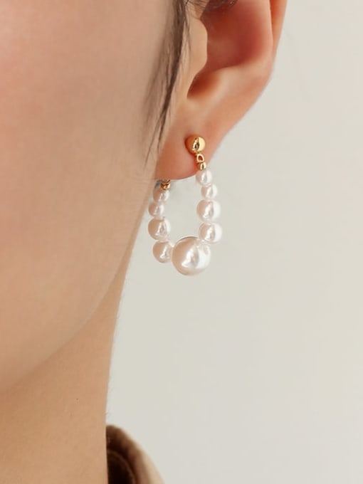 Five Color Brass Imitation Pearl Geometric Minimalist Huggie Earring 1