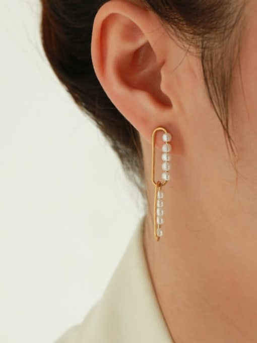 Five Color Brass Imitation Pearl Geometric Minimalist Huggie Earring 1