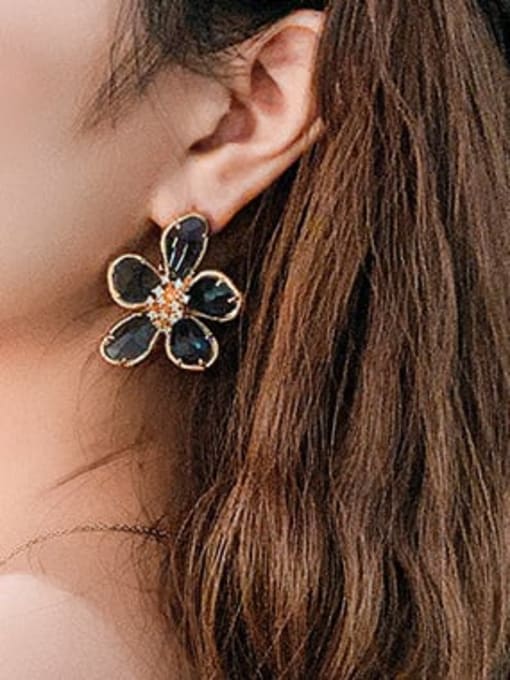 Papara Alloy   Glass stone Flower Minimalist Stud Earring 1