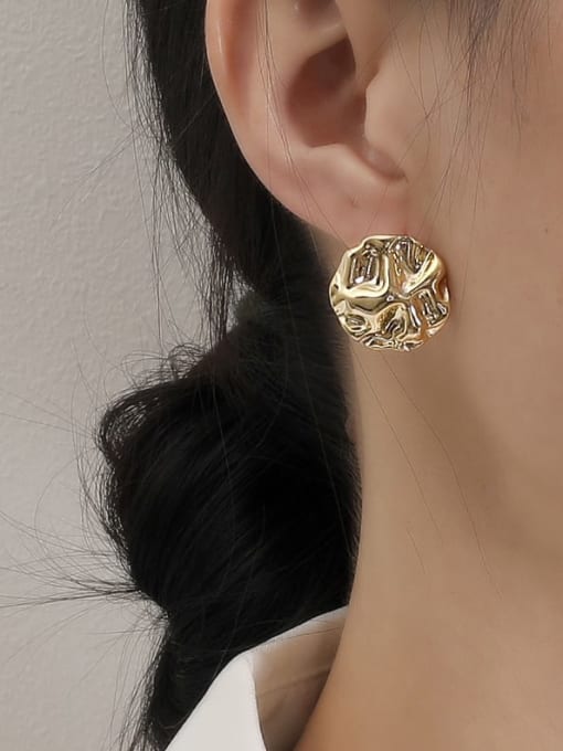HYACINTH Brass Round Vintage Stud Earring 1