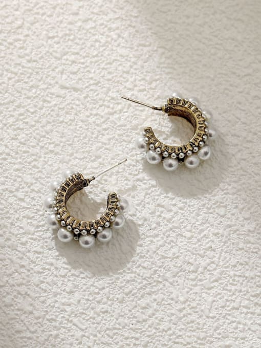 Gujin Brass Imitation Pearl Geometric Vintage Stud Earring