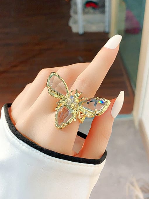 golden Alloy+ Crystal White Bee Vintage Ring