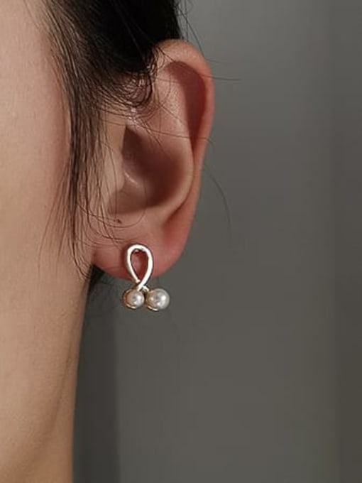 HYACINTH Copper cross imaging pearl geometric minimalist study Trend Korean Fashion Earring 1