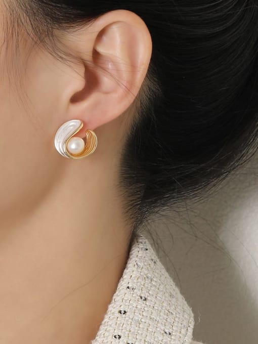 HYACINTH Brass Imitation Pearl Enamel Geometric Minimalist Clip Earring 1
