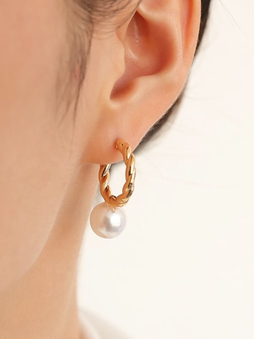 Five Color Brass Imitation Pearl Geometric Vintage Huggie Earring 1
