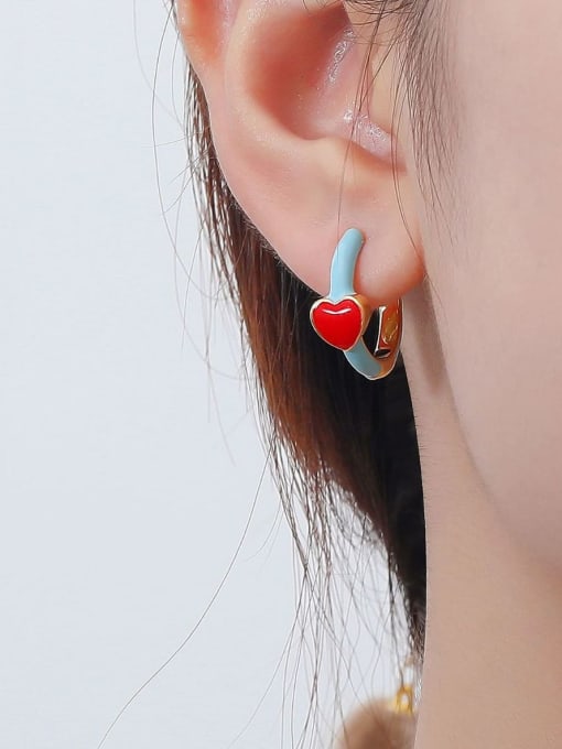 HYACINTH Brass Enamel Heart Minimalist Huggie Earring 1