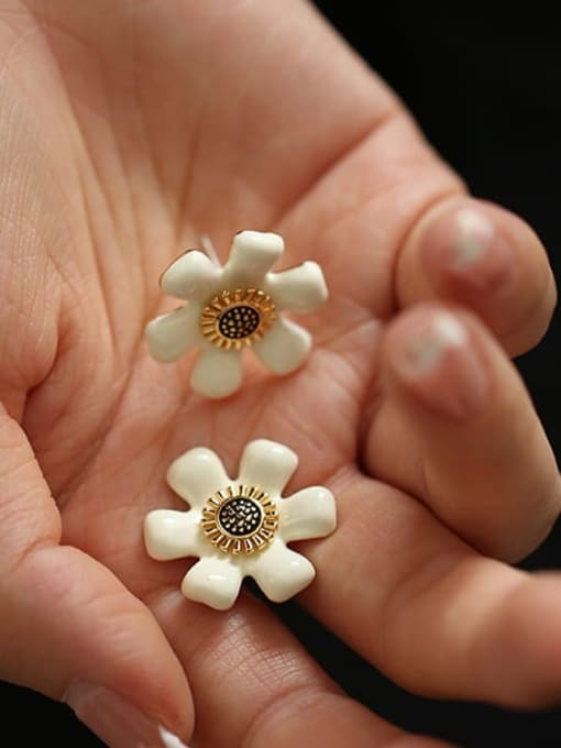 Five Color Brass Resin Flower Cute Stud Earring 2