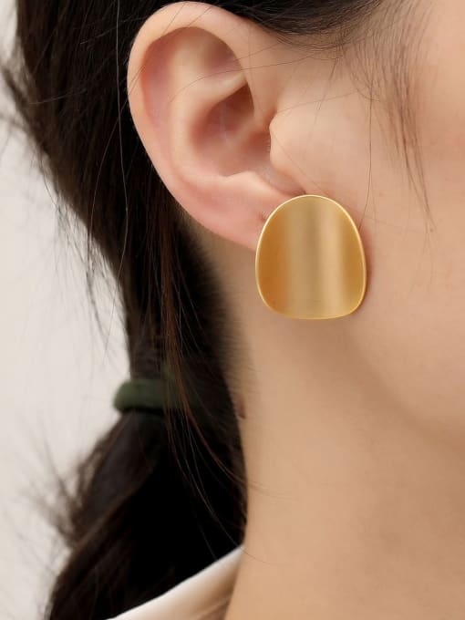 HYACINTH Brass Oval Minimalist Stud Earring 1