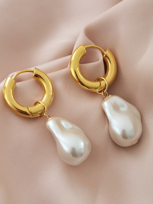 HYACINTH Brass Imitation Pearl Irregular Vintage Huggie Earring 2