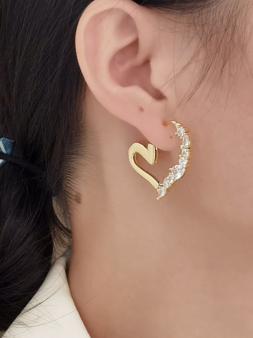 HYACINTH Brass Cubic Zirconia Heart Minimalist Stud Earring 1