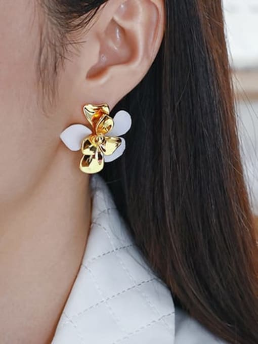 Gold Brass Resin Flower Vintage Stud Earring