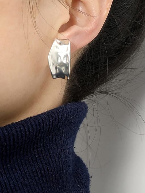 HYACINTH Brass Irregular Minimalist Clip Earring 1