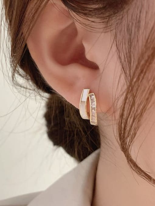 ZRUI Brass Shell Geometric Minimalist Stud Earring 1