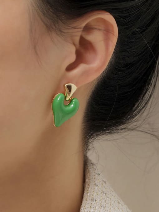 HYACINTH Brass Enamel Heart Minimalist Clip Earring 2