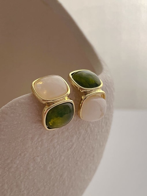 Q01 Green White Contrast Brass Resin Geometric Vintage Stud Earring
