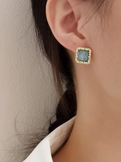 HYACINTH Brass Resin Geometric Vintage Stud Earring 2
