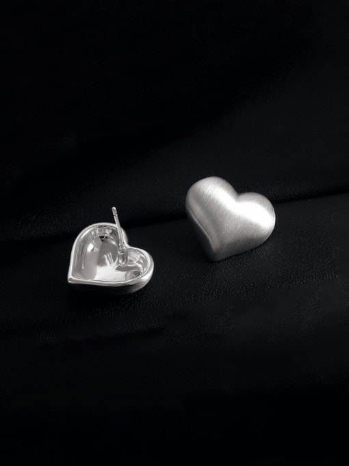 HYACINTH Brass Heart Minimalist Stud Earring 1