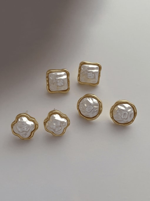 ZRUI Brass Imitation Pearl Geometric Minimalist Stud Earring 3