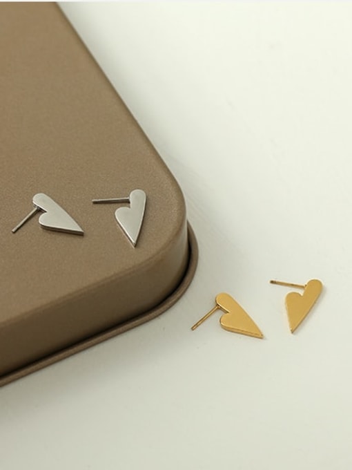 ACCA Titanium Steel Heart Minimalist Stud Earring 4