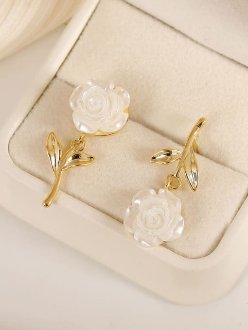 14k gold Brass Resin Flower Minimalist Stud Earring