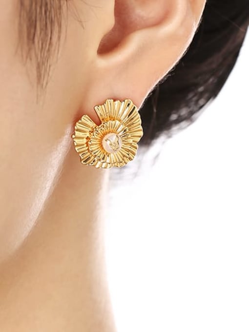 TINGS Brass Freshwater Pearl Flower Minimalist Stud Earring 1