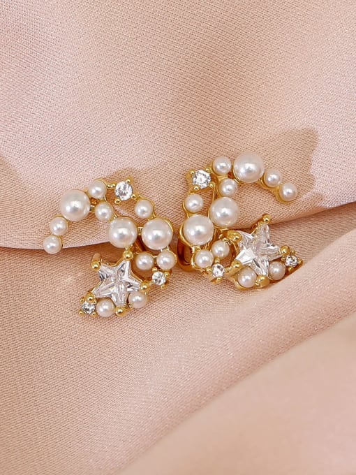 HYACINTH Brass Imitation Pearl Star Minimalist Clip Earring