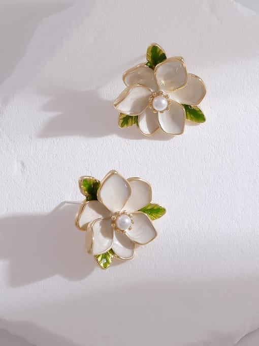 14K gold Brass Shell Flower Minimalist Stud Earring