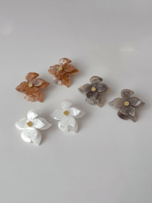 ZRUI Brass Acrylic Flower Minimalist Stud Earring