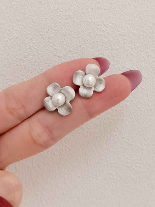 matte white K Brass Imitation Pearl Flower Minimalist Stud Earring