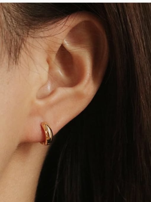 ACCA Brass Smooth Geometric Minimalist Huggie Earring 2