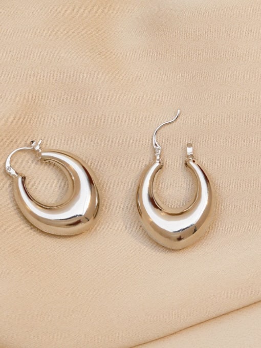White K oval shaped 【 Ear buckle 】 Brass Heart Minimalist Huggie Earring