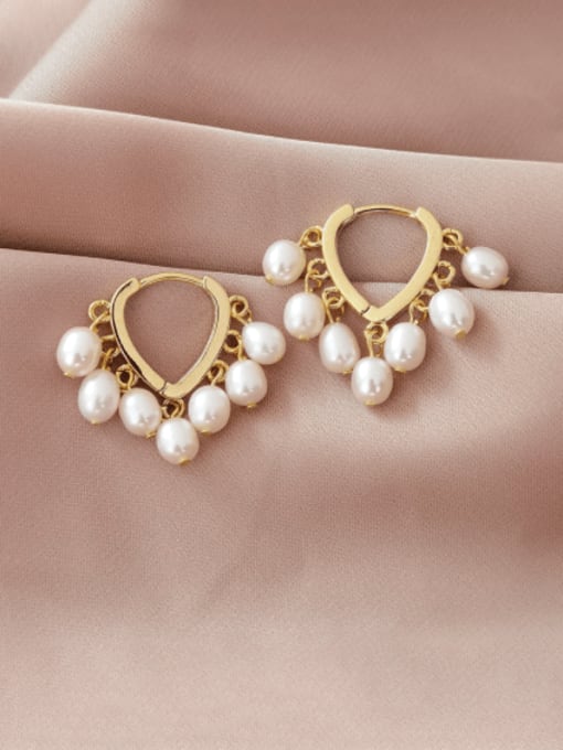 HYACINTH Brass Imitation Pearl Heart Minimalist Huggie Earring 0