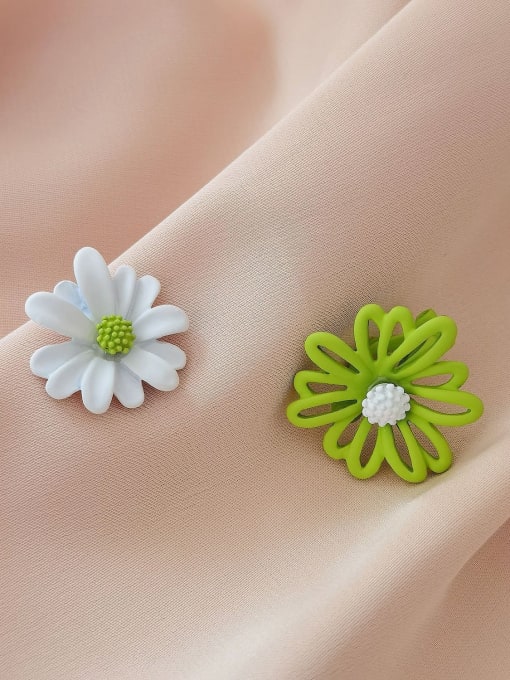 Fruit green white daisy triangle clip Alloy Enamel Flower Minimalist Stud Earring