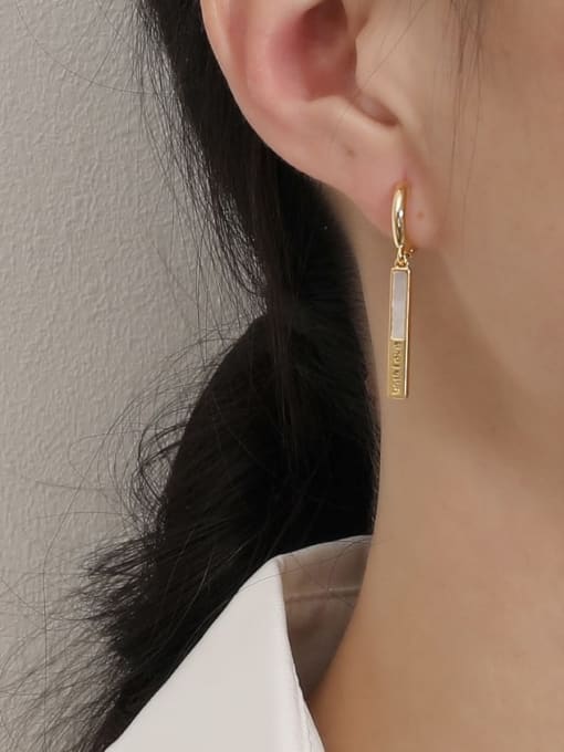 HYACINTH Brass Shell Geometric Minimalist Earring 1