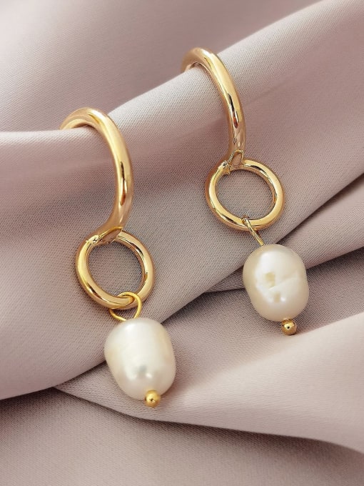 HYACINTH Brass Imitation Pearl Geometric Vintage Huggie Earring 2
