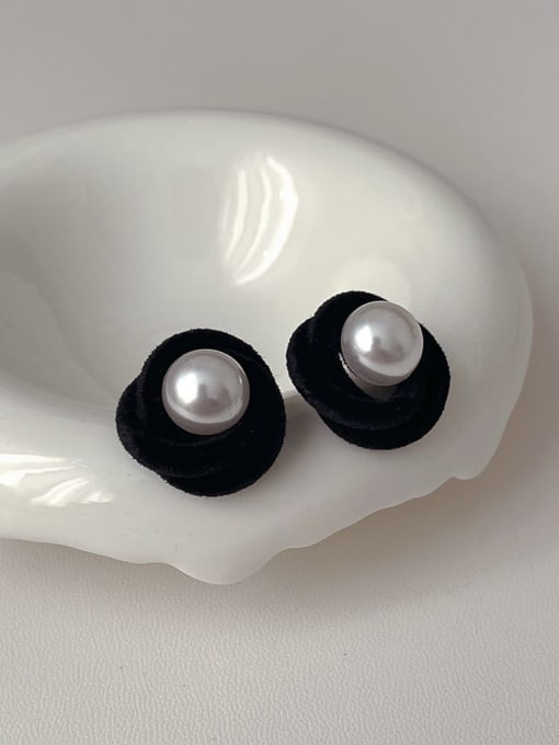 Black Fried Dough Twists pearl earrings Alloy Flower Minimalist Stud Earring
