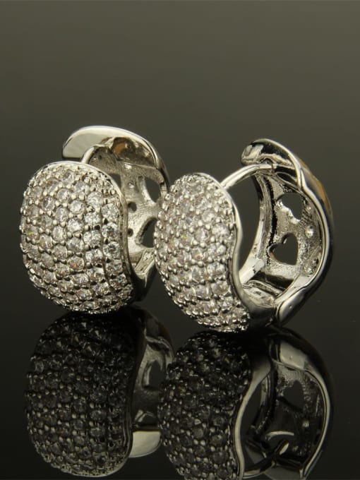 White zirconium plating Brass Cubic Zirconia Round Minimalist Huggie Earring