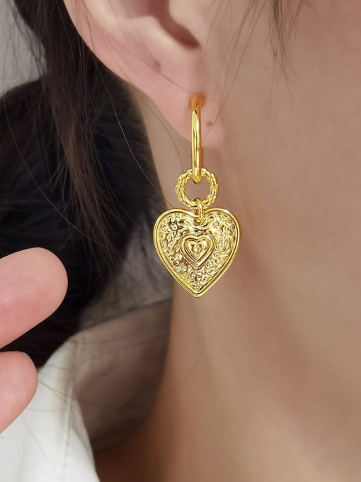 HYACINTH Brass Heart Vintage Huggie Earring 1