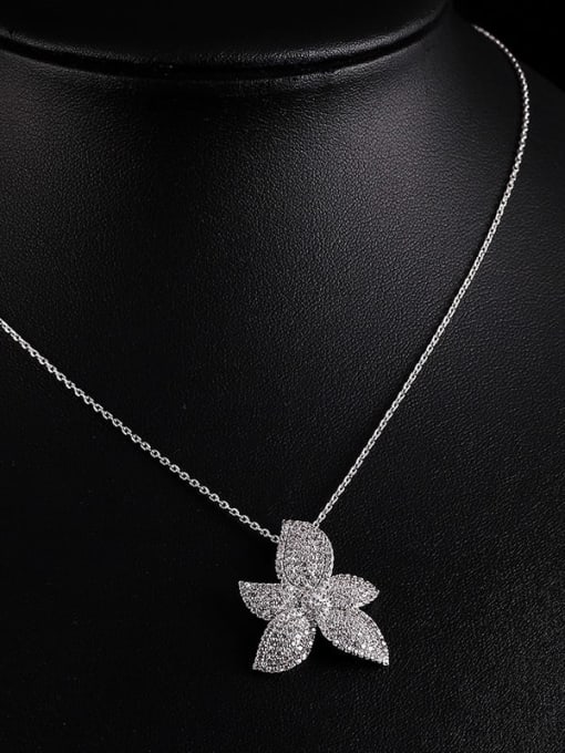 white Brass Cubic Zirconia Flower Luxury Necklace