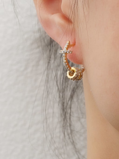 HYACINTH Brass Cubic Zirconia Geometric Vintage Huggie Earring 1