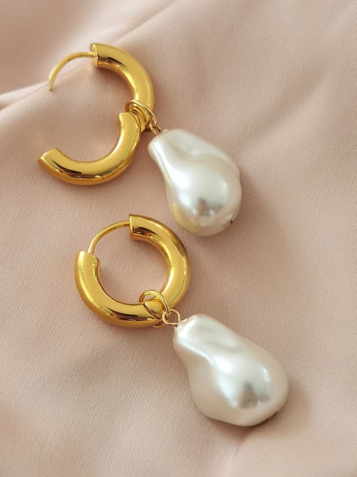 HYACINTH Brass Imitation Pearl Irregular Vintage Huggie Earring 3
