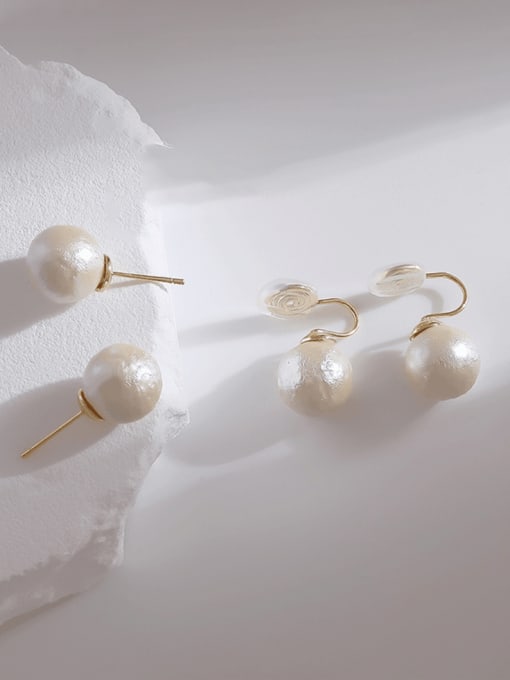 HYACINTH Brass Snowflake beads Minimalist Stud Earring 2