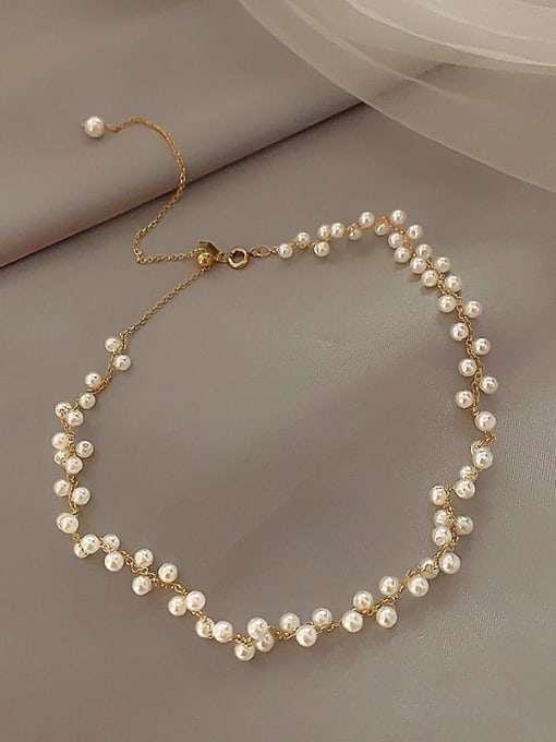Golden Zinc Alloy Imitation Pearl White Locket Classic Choker Necklace